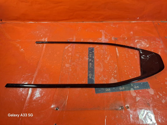 ✅2023 POLESTAR 2 LONG RANGE REAR LEFT DOOR WINDOW STRIP 31689572 + WARRANTY A312 - Image 1