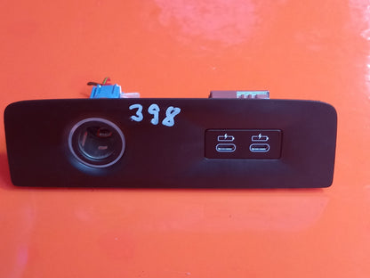 BMW X5 G05 3.0 Petrol 2025 Center Console Auxiliary Power Outlet Cig Lighter - Image 2