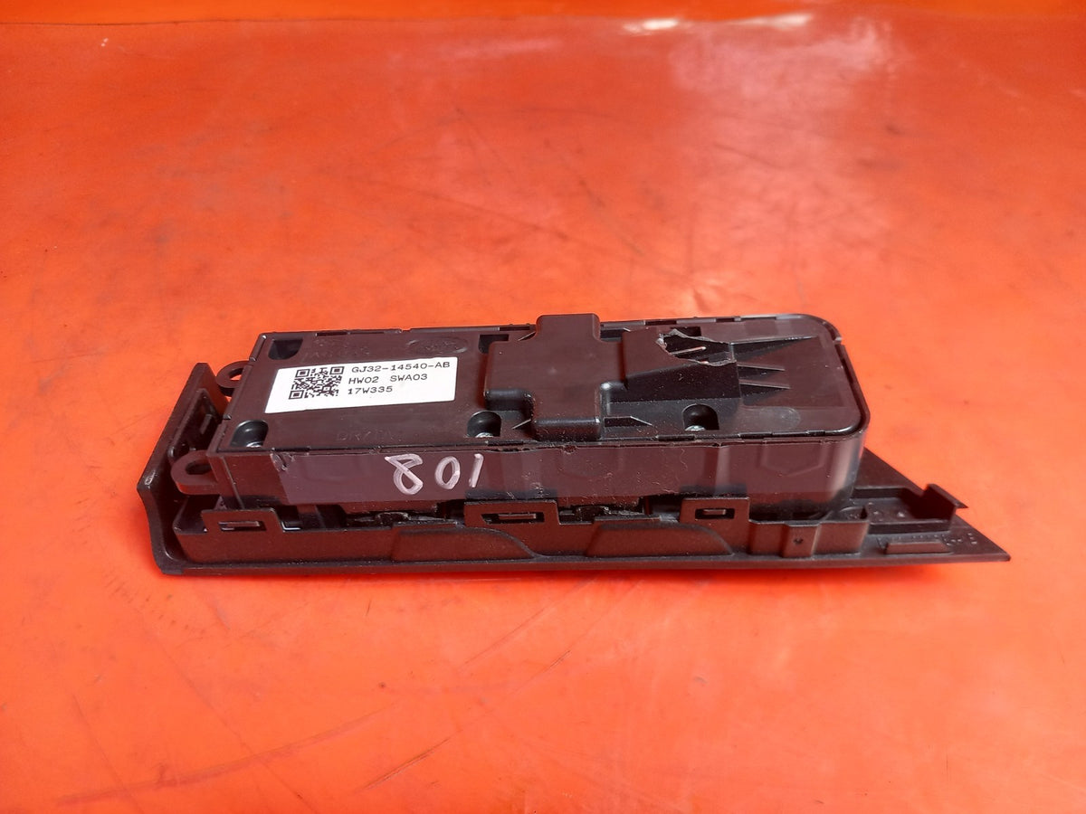 ebay-src:https://i.ebayimg.com/00/s/mtiwmfgxnjaw/z/wkoaaeswhdjqgyd0/$_57.jpg