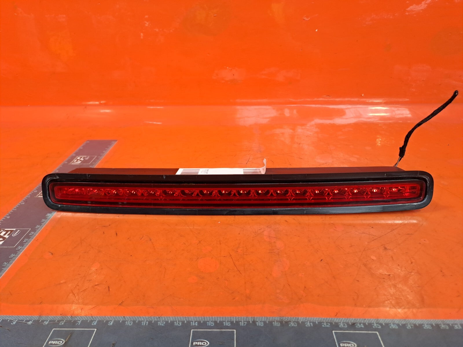 ✅AUDI A5 S LINE CABRIO 2.0 PETROL 2009 BOOT LID CENTRE BRAKE LIGHT 8F0945401 - Image 1