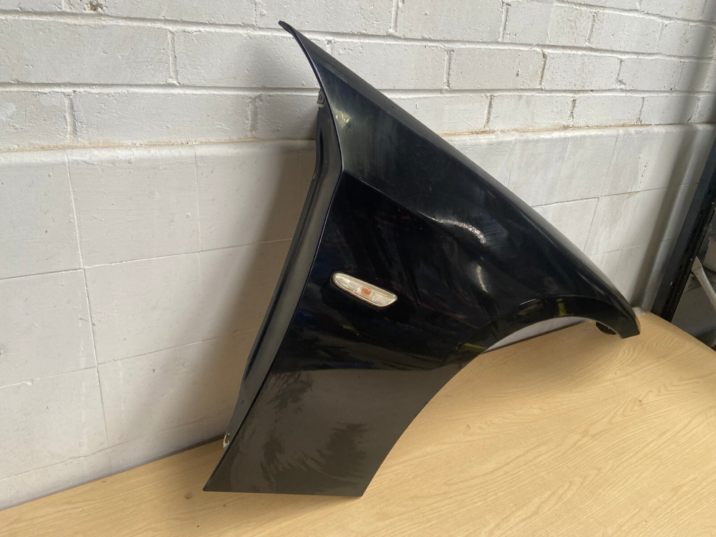 2011 BMW 318D 2.0 DIESEL E90 E91 RIGHT WING PANEL FENDER BLACK Warranty A033 - Image 2