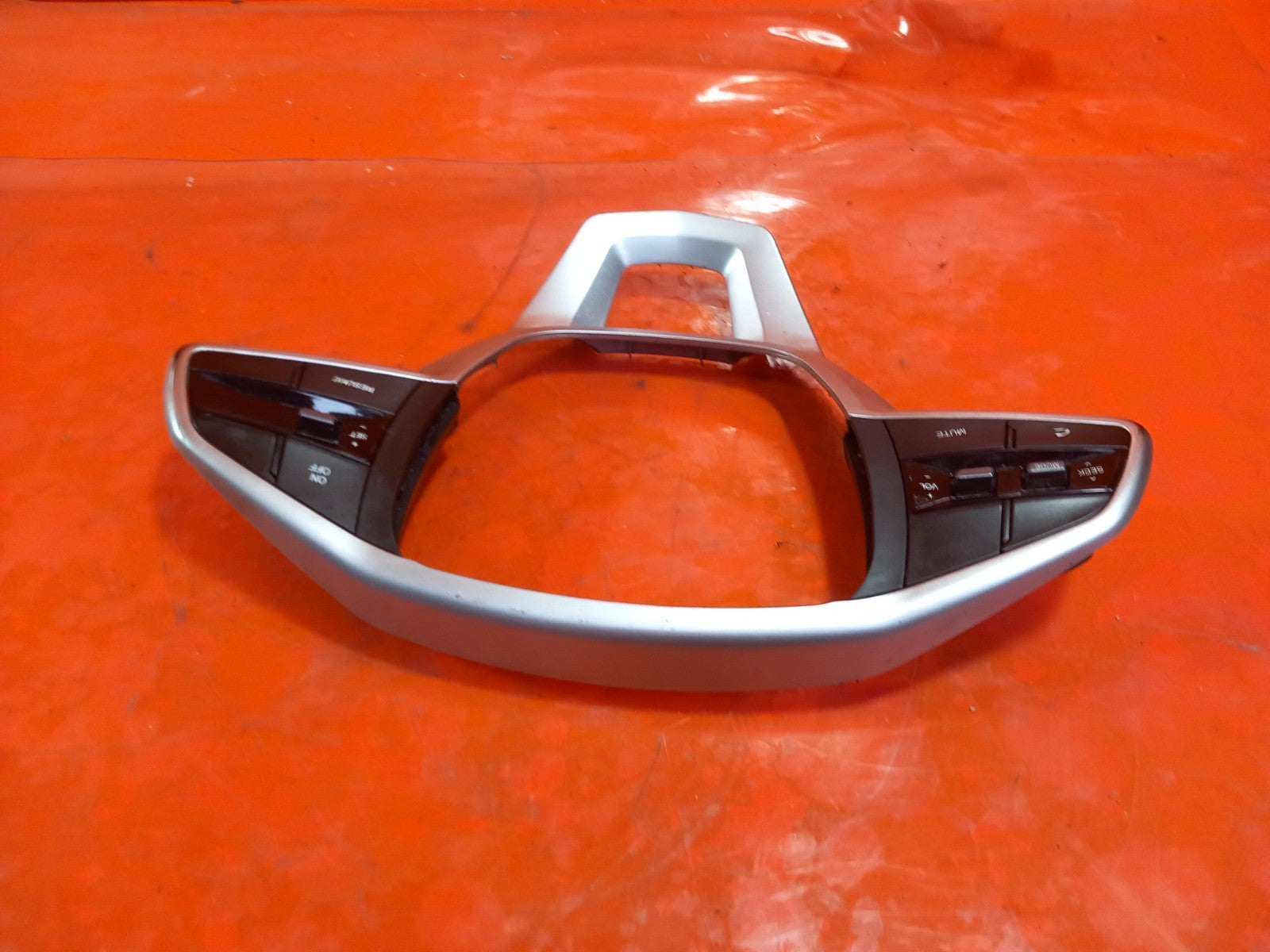 2018 Ssangyong Korando ELX Steering Wheel Trim Cover 4S140-34000 Warranty A329 - Image 5
