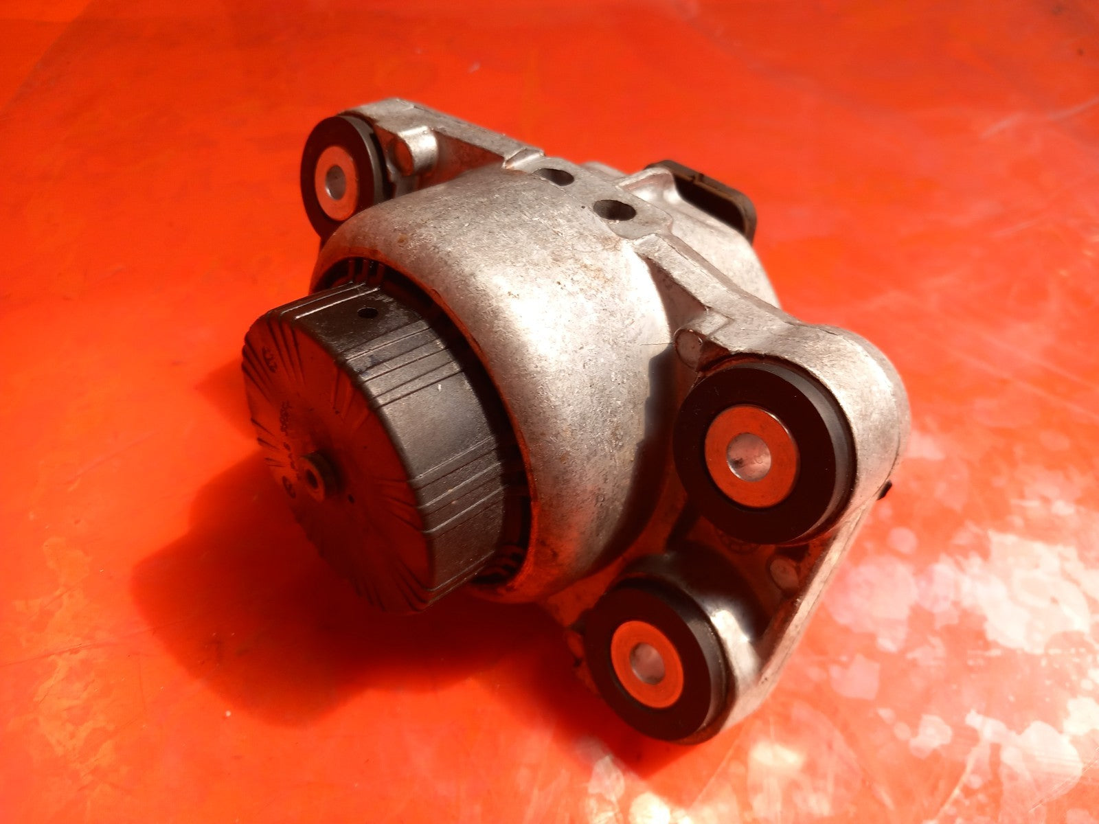 2025 Land Rover Defender L663 Engine Mount  M8B2-6A003-AA Warranty A396 - Image 10