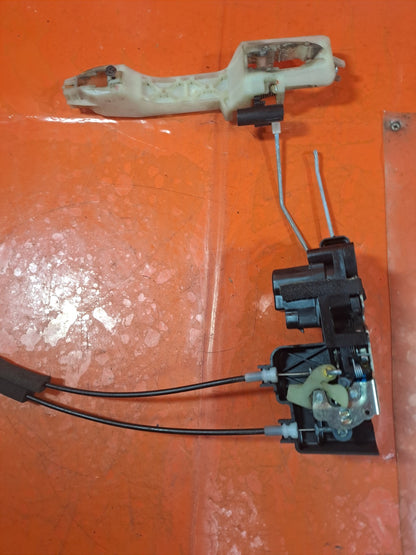 ✅SSANGYONG KORANDO 2.2 DIESEL 2015 FRONT RIGHT DOOR LOCK MECHANISM Warranty A337 - Image 12