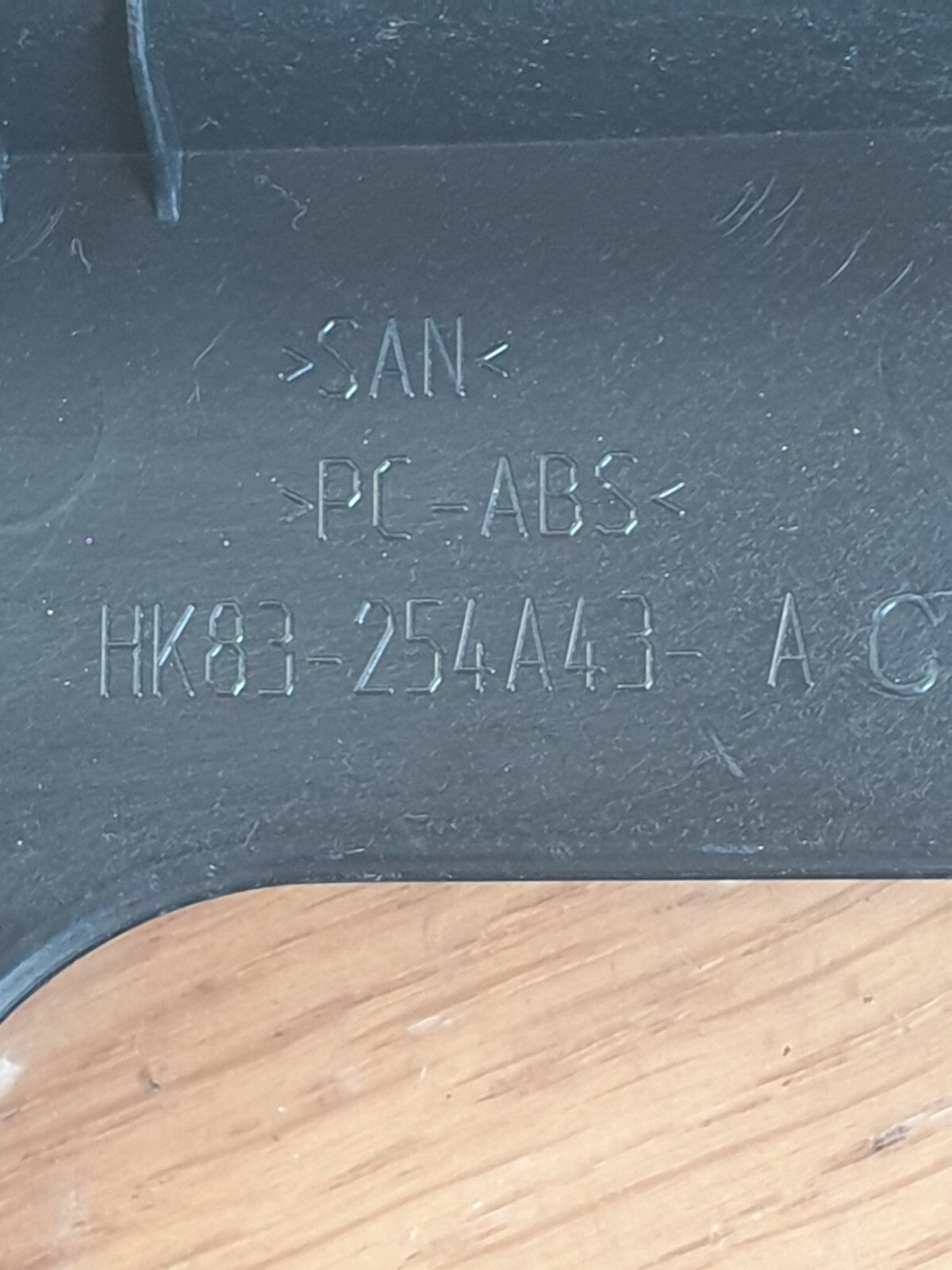 ✅Jaguar F-Pace 3.0 Petrol 2017 Rear Left Door Window Vertical Cover Trim - Image 5