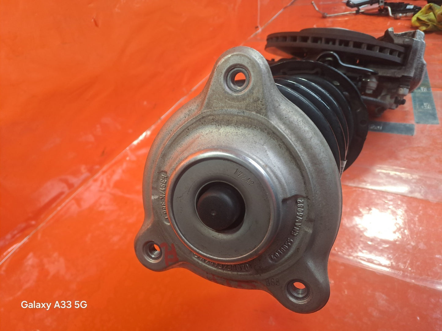 ✅MERCEDES A180 SPORT 1.3 PETROL 2025 FRONT LEFT SUSPENSION LEG HUB A1773208900 - Image 3
