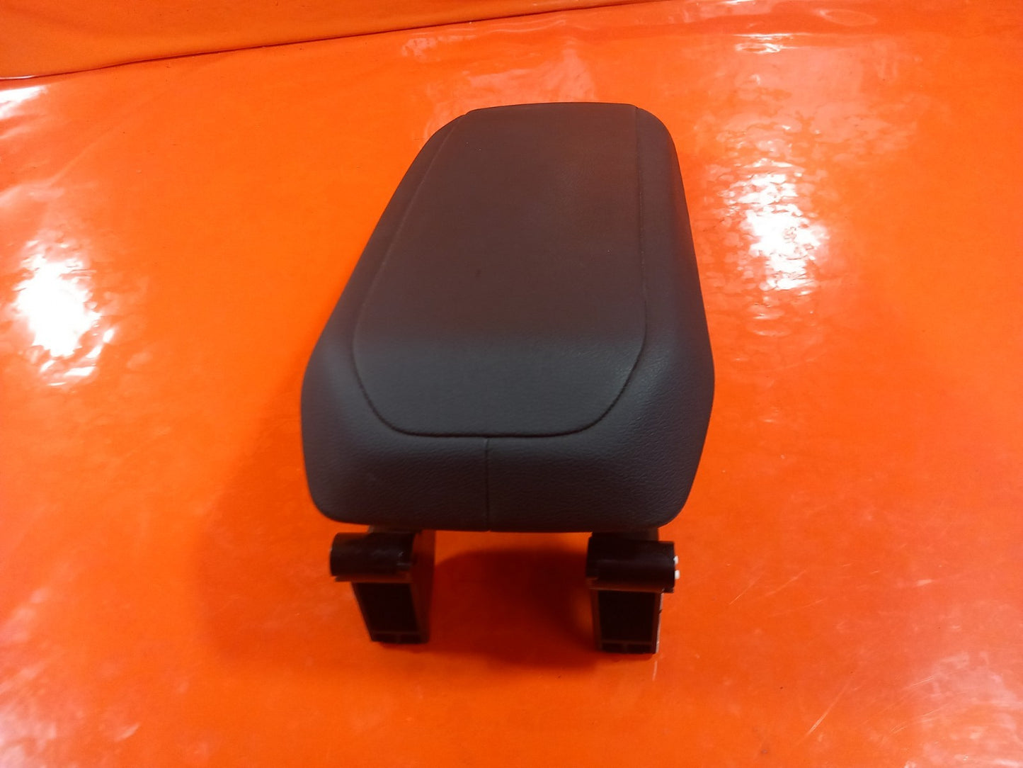 BMW F40 116D 1.5 Diesel 2021 Centre Console Armrest Warranty A365 - Image 5