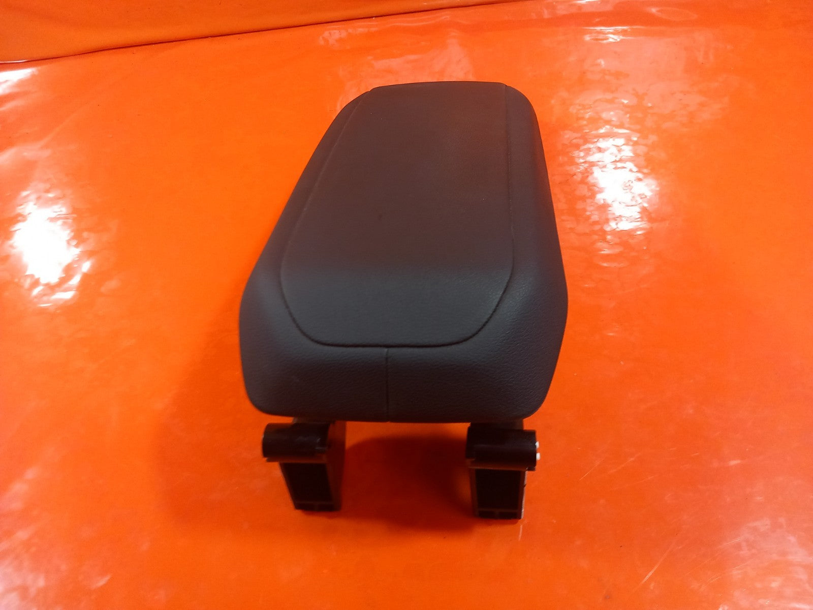 BMW F40 116D 1.5 Diesel 2021 Centre Console Armrest Warranty A365 - Image 5