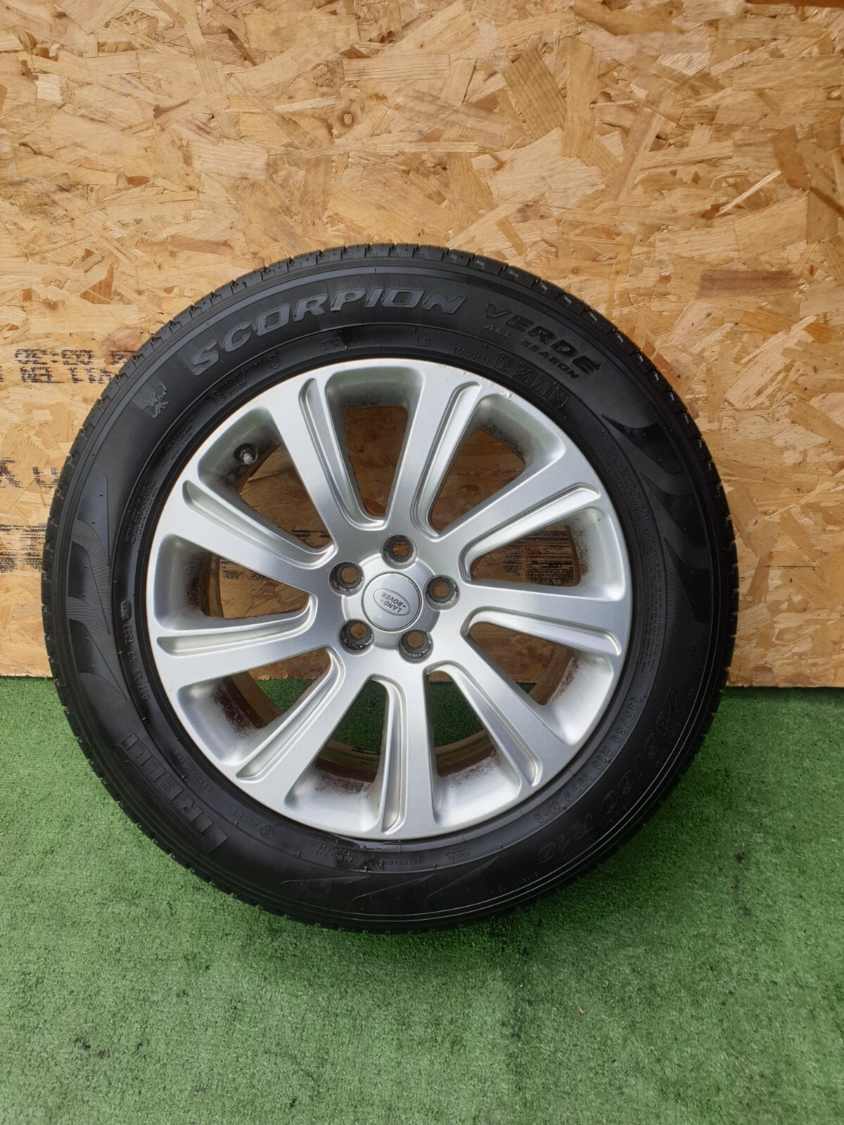 ✅2015 LAND ROVER DISCOVERY SPORT L550 ALLOY WHEEL & TYRE 235/60 R18 FK72-1007-BB - Image 1