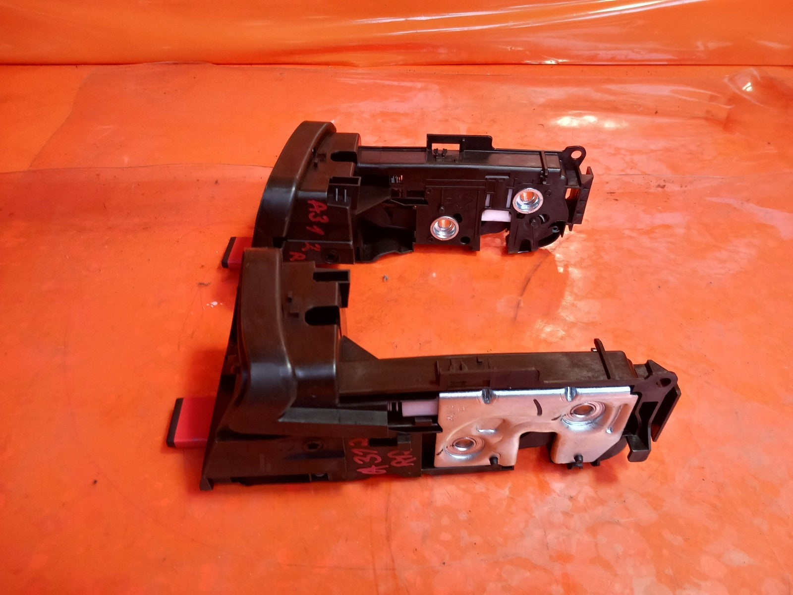 Polestar 2 Long Range 2023 Rear Seat Left and Right Lock Mechanism Warranty A312 - Image 4