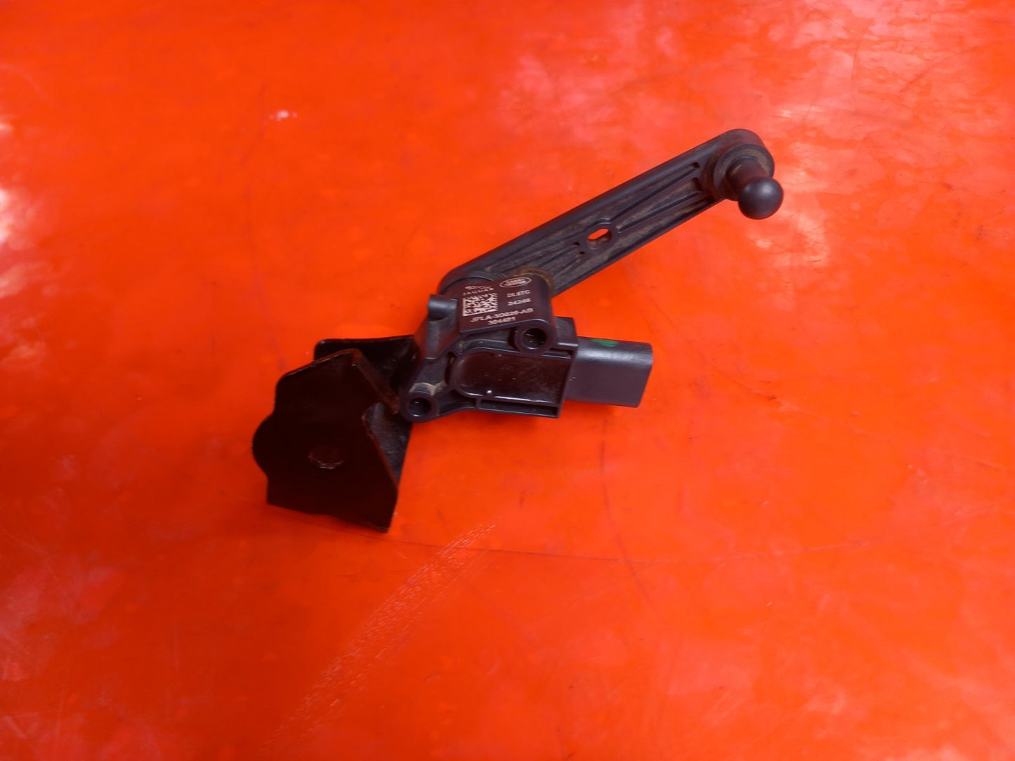 Land Rover Defender L663 3.0 Diesel 2025 Front Headlight Level Sensor JPLA3D026 - Image 3