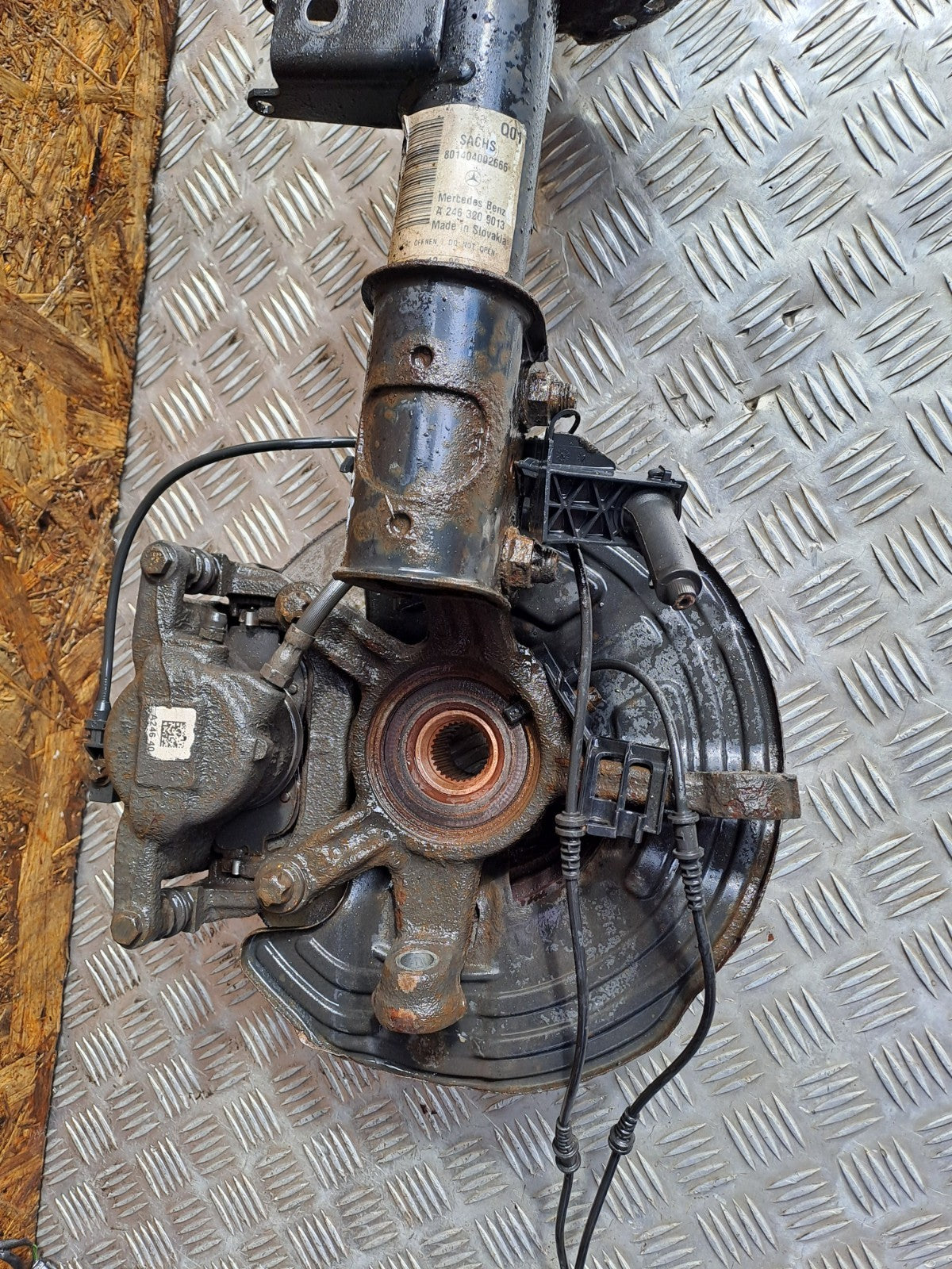✅MERCEDES B180 W246 1.8 DIESEL 2012 FRONT RIGHT SUSPENSION LEG HUB A2463209013 - Image 11