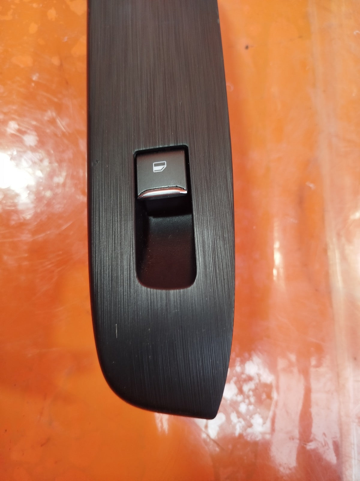 ebay-src:https://i.ebayimg.com/00/s/mtywmfgxmjaw/z/byiaaeswazjpw8rr/$_57.jpg