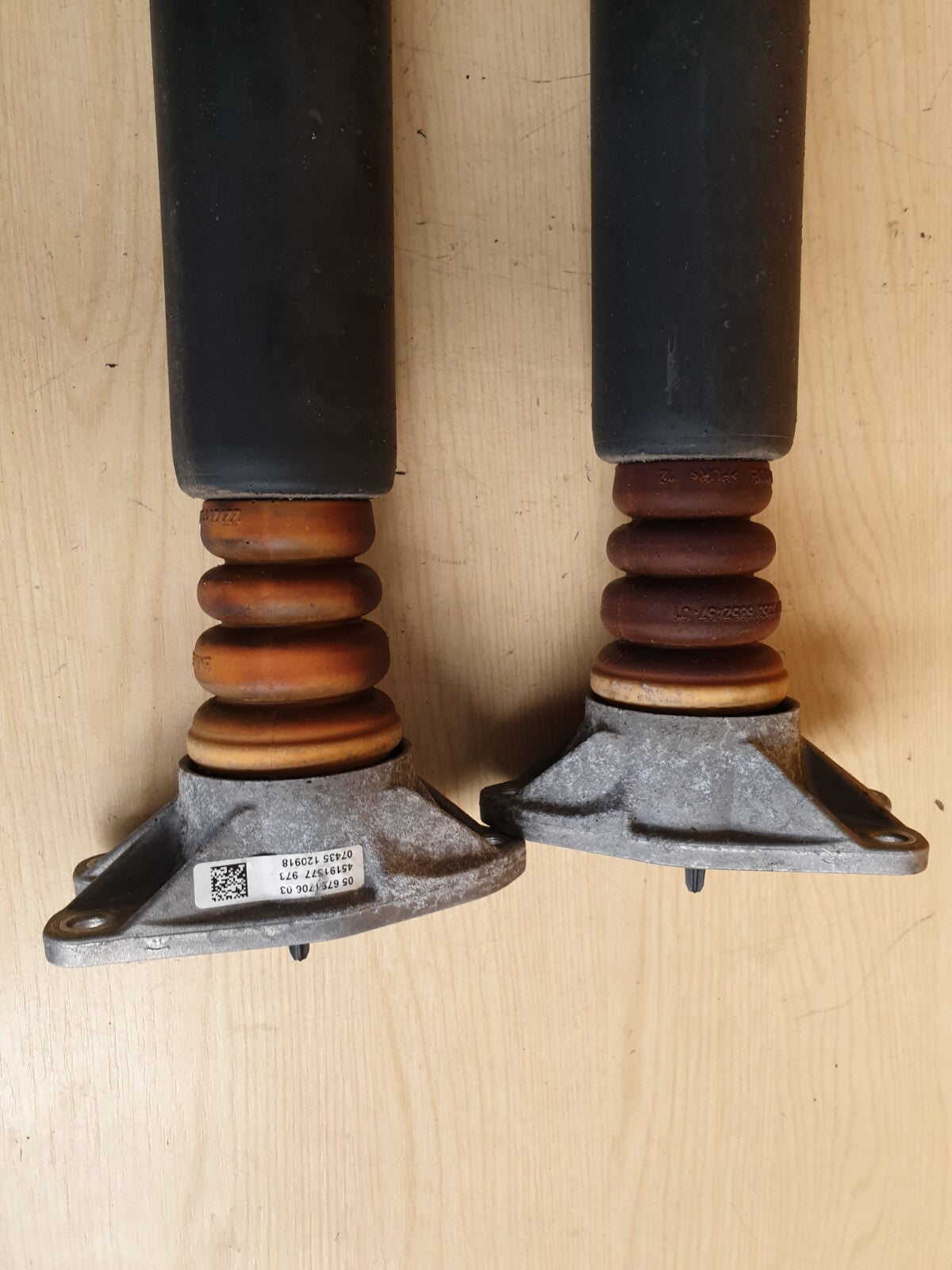 ebay-src:https://i.ebayimg.com/00/s/mtywmfgxmjaw/z/tx0aaoswkf9kk-cp/$_57.jpg