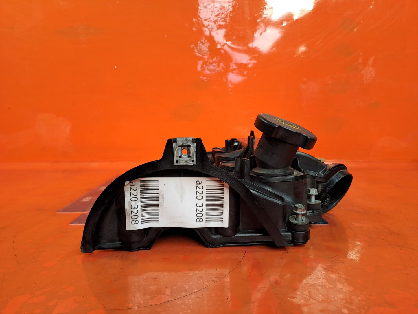 Land Rover Discovery 4 3.0 Diesel 2015 ENGINE ROCKER COVER 9X2Q-9424-FE Warranty - Image 8