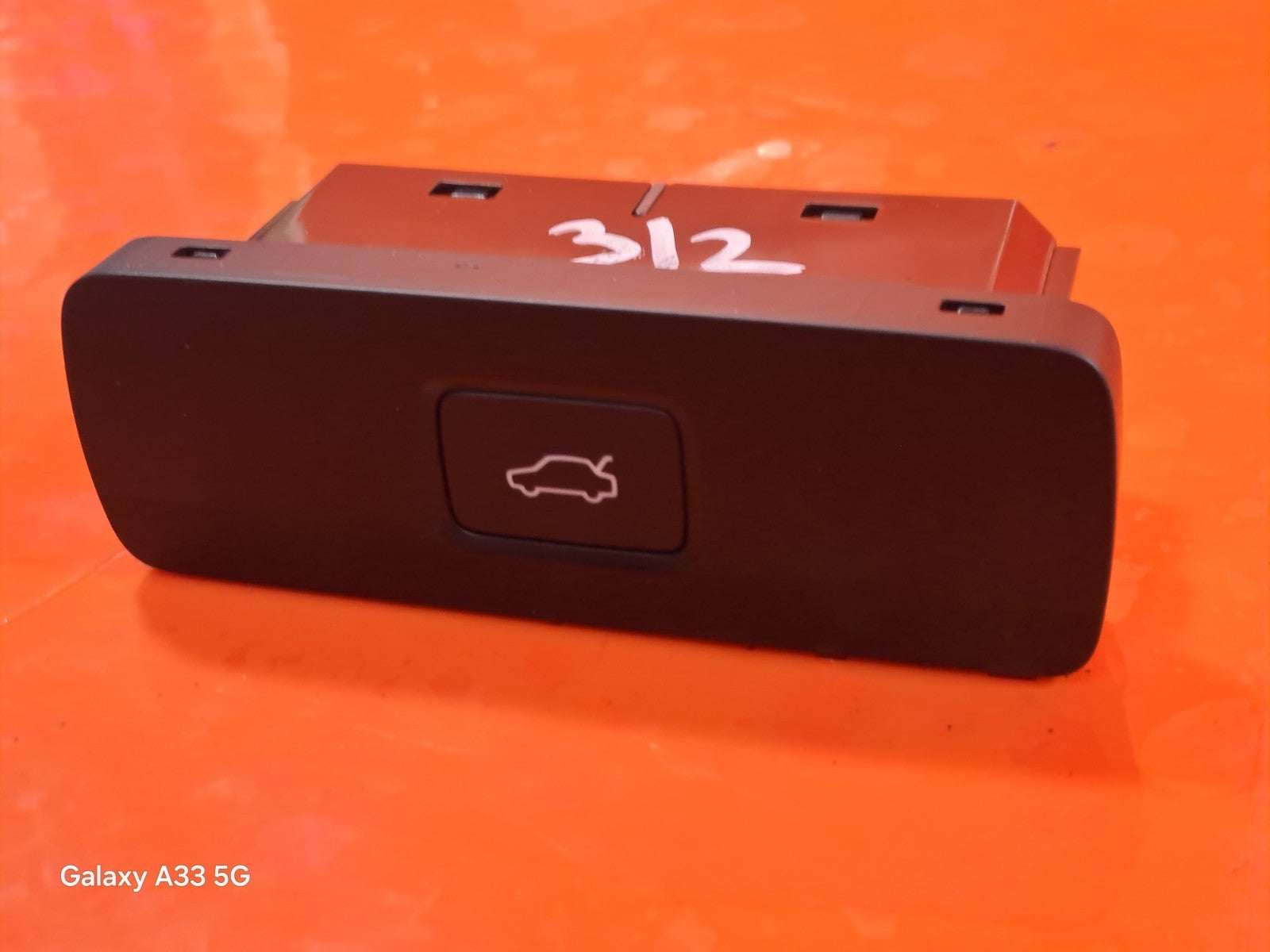 ✅POLESTAR 2 LONG RANGE 2023 TAILGATE OPENING SWITCH 32350330 Warranty A312 - Image 5