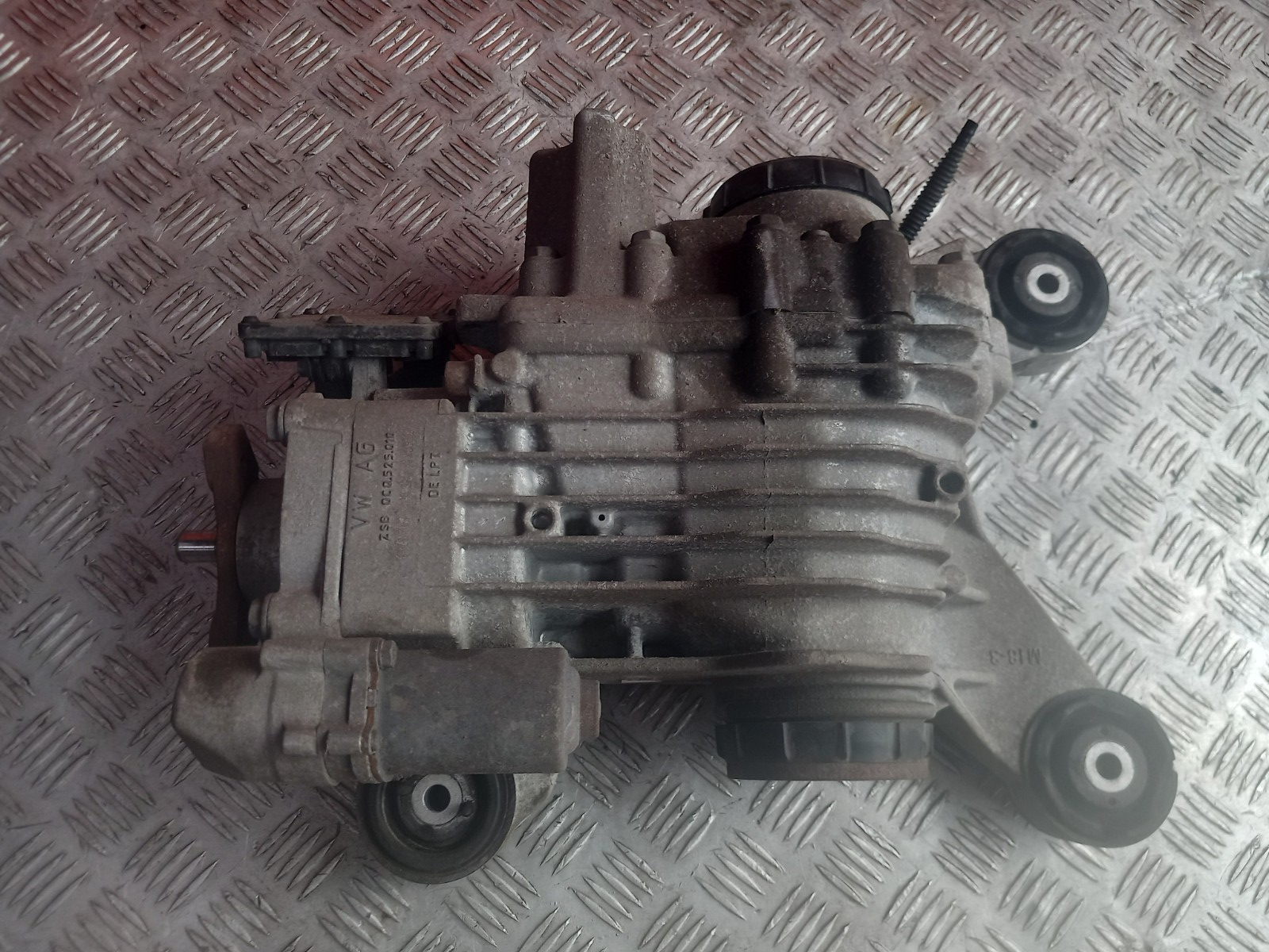 2022 VW Tiguan R-Line Rear Differential Assembly 0CQ525010T Warranty A389 - Image 1