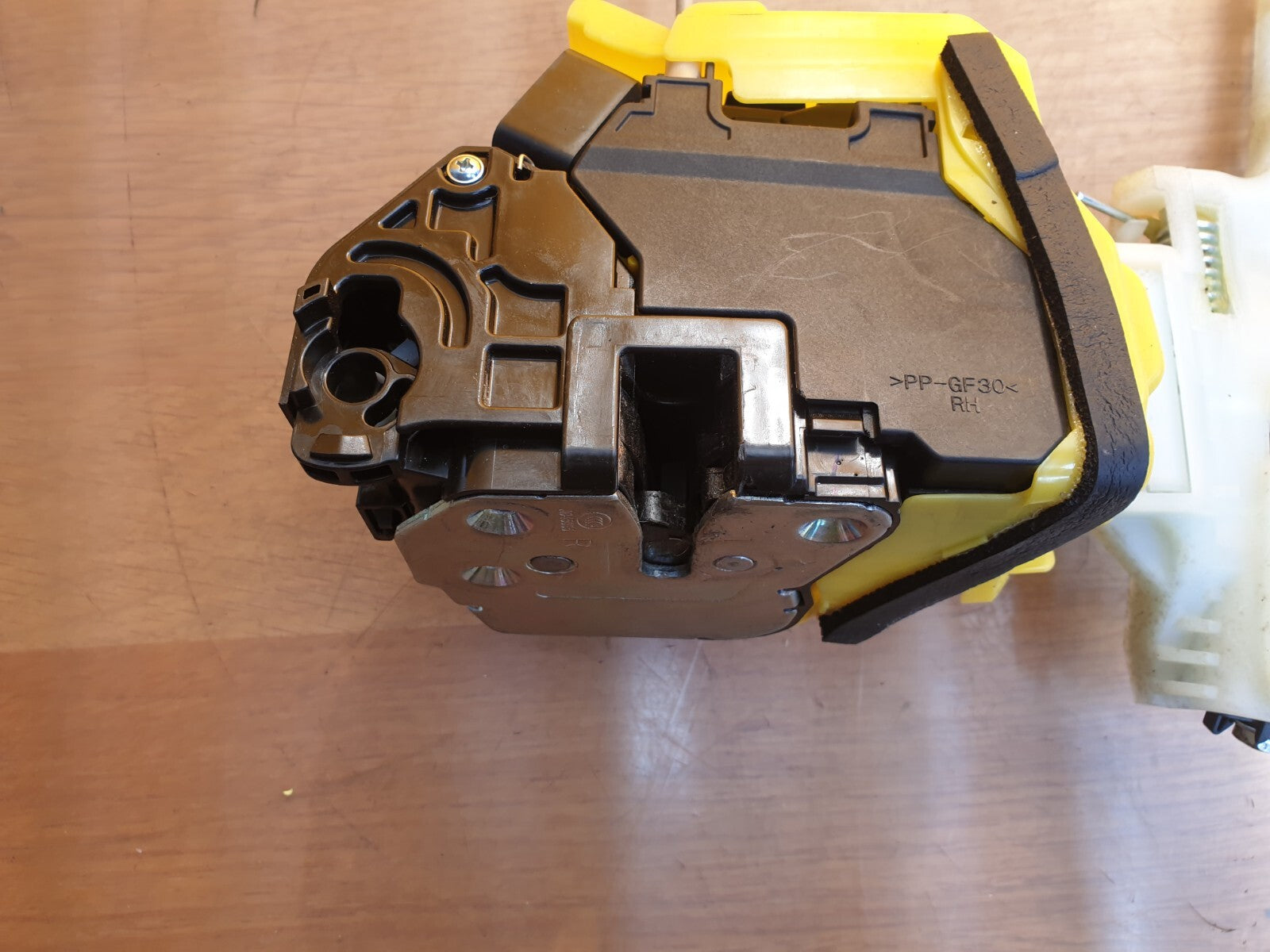 ebay-src:https://i.ebayimg.com/00/s/mtiwmfgxnjaw/z/kf4aaoswm6bmrd72/$_57.jpg