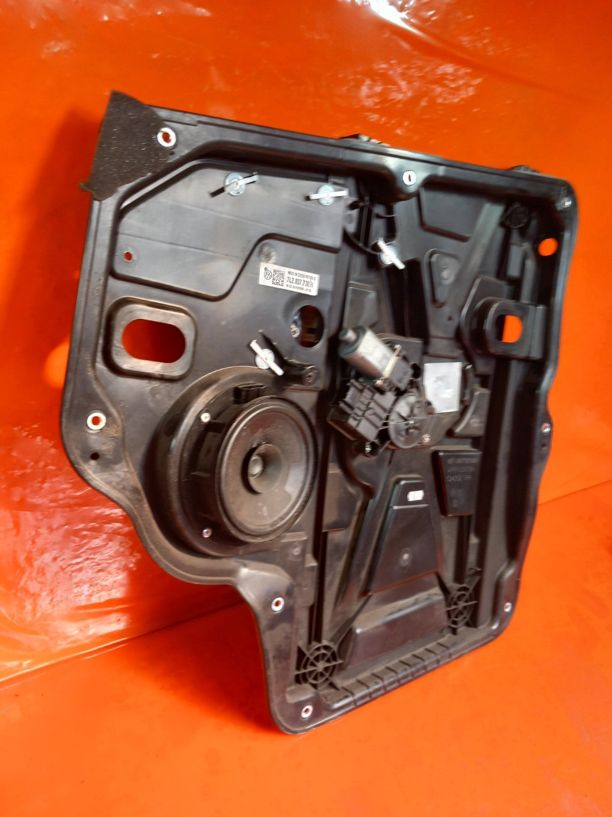 VW Transporter T30 2.0 Diesel 2021 Front Right Window Regulator 7L2837730H A410 - Image 4