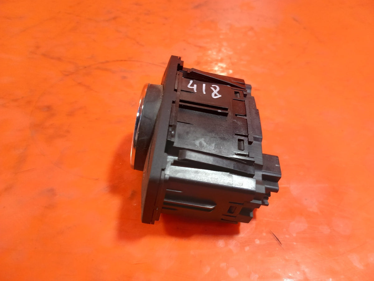 ebay-src:https://i.ebayimg.com/00/s/mtiwmfgxnjaw/z/kncaaeswnqjq4joa/$_57.jpg