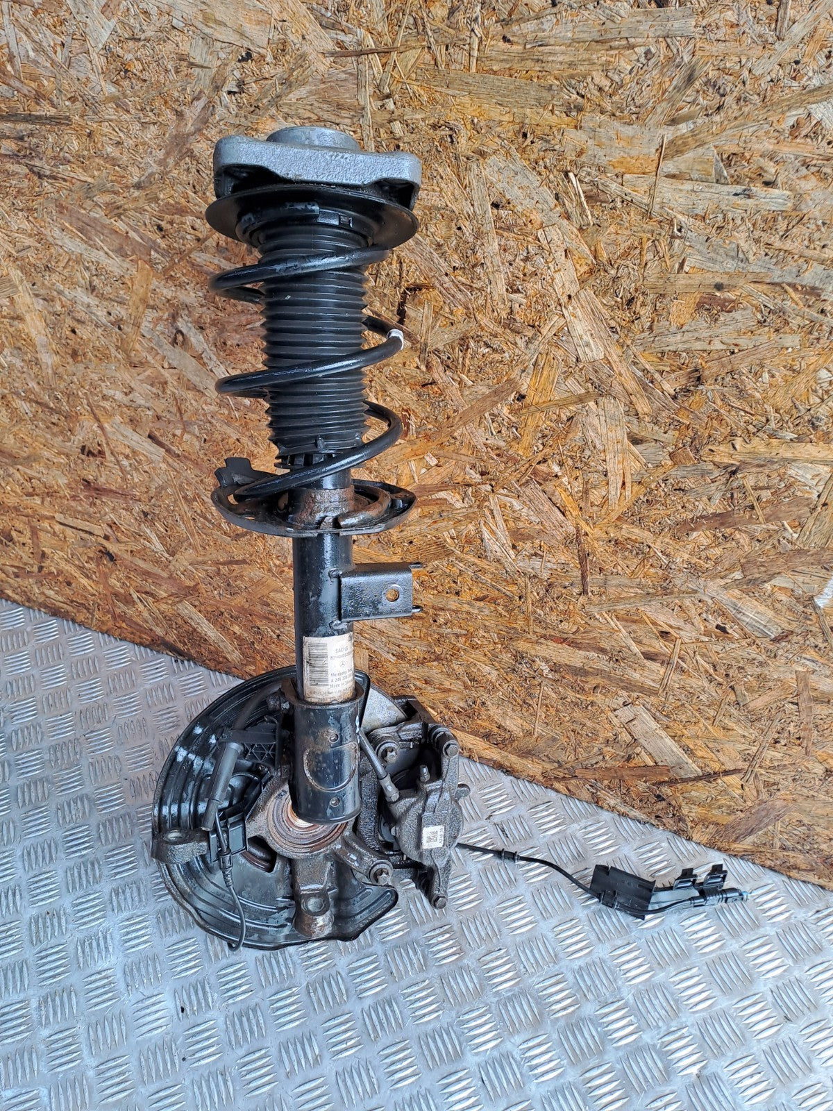 ✅MERCEDES B180 W246 1.8 DIESEL 2012 FRONT LEFT SUSPENSION LEG HUB A2463208913 - Image 6
