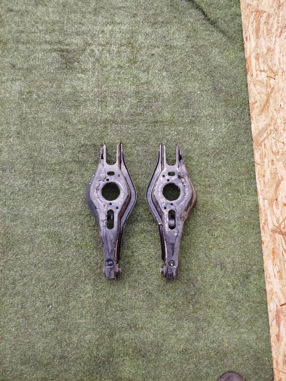 ✅HYUNDAI TUCSON MK4 1.6 PETROL 2023 REAR LOWER CONTROL ARMS PAIR 55210-N9050 - Image 3