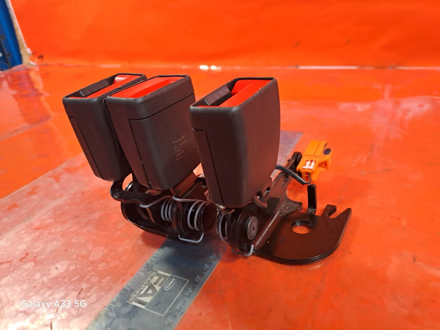 ✅2023 POLESTAR 2 LONG RANGE REAR SEAT BELT BUCKLE SET 31675959 + WARRANTY A312 - Image 3
