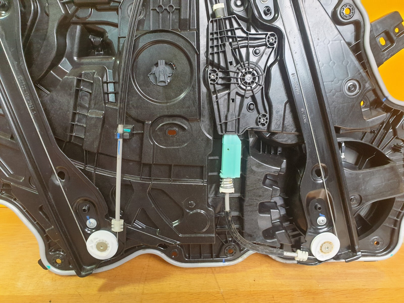 TESLA MODEL Y LO 2022 Front Right Door Window Regulator 1495509-00-E Warranty - Image 7