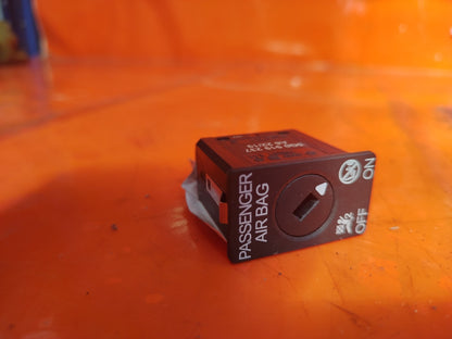 ✅SEAT ARONA FR 1.0 PETROL 2019 PASSENGER AIRBAG DEACTIVATION SWITCH 5Q0919237 - Image 2
