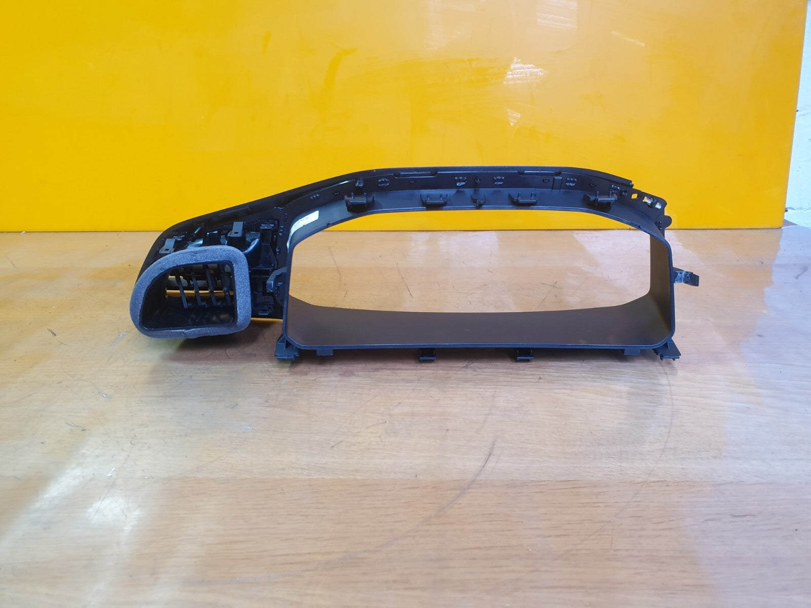 ebay-src:https://i.ebayimg.com/00/s/mtiwmfgxnjaw/z/aqqaaoswtytmbzlv/$_57.jpg