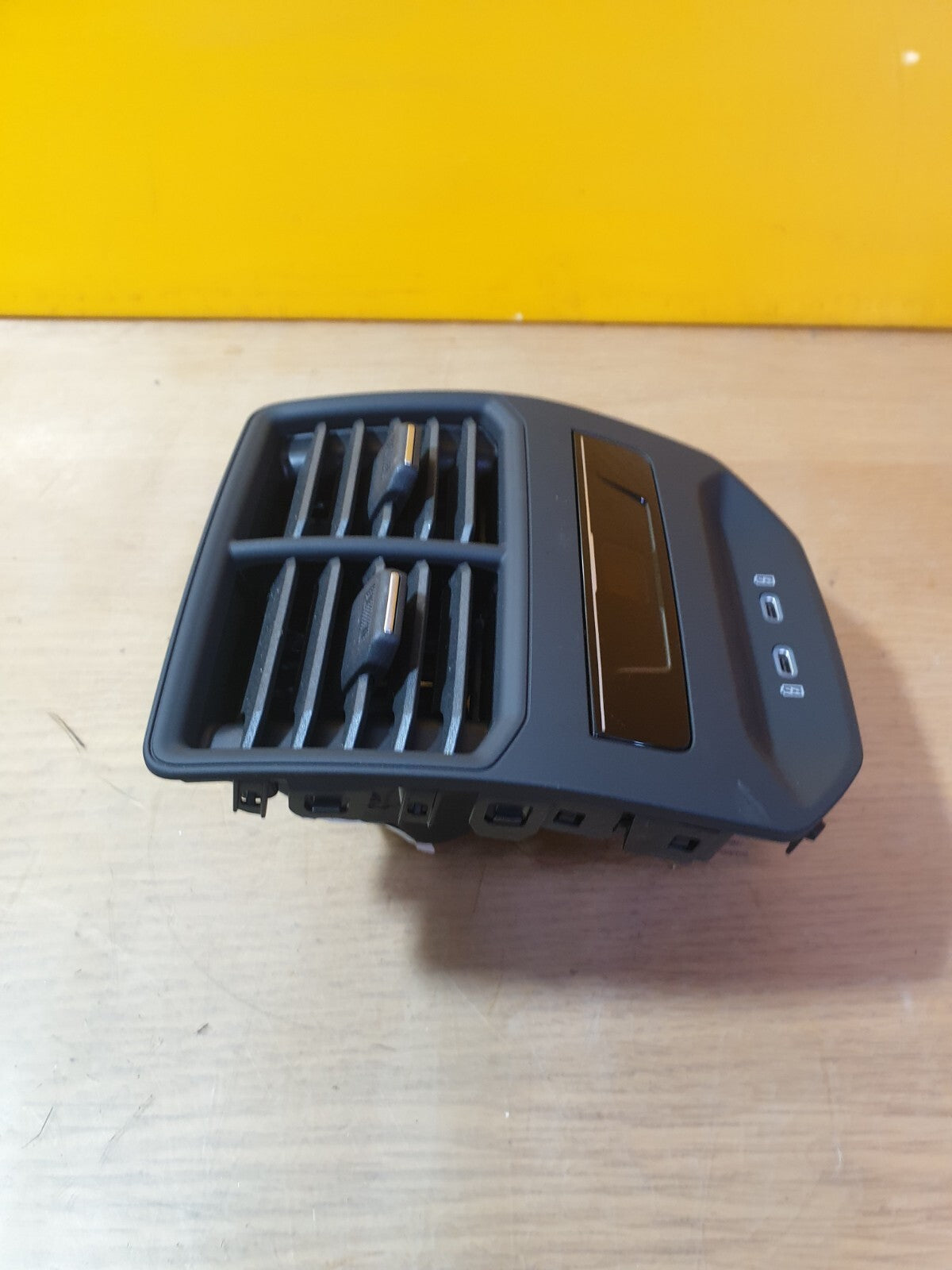 ebay-src:https://i.ebayimg.com/00/s/mtywmfgxmjaw/z/ogiaaoswr1vmxhhp/$_57.jpg