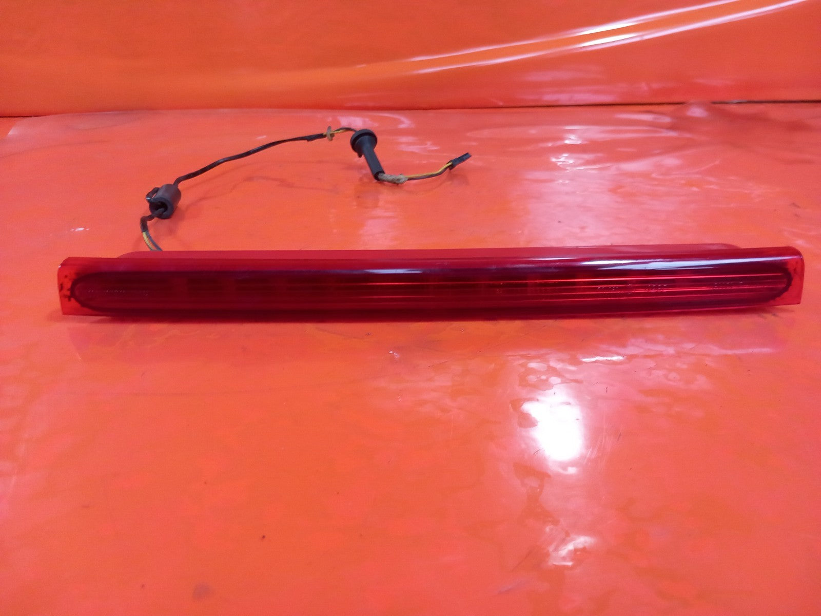 2018 Volvo V40 Rear Third Brake Stop Light 31385469 Warranty xAA - Image 3