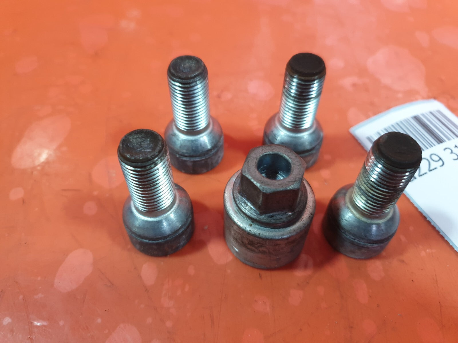 SKODA OCTAVIA MK3 1.4 PETROL 2018 LOCKING WHEEL NUTS Warranty A229 - Image 3
