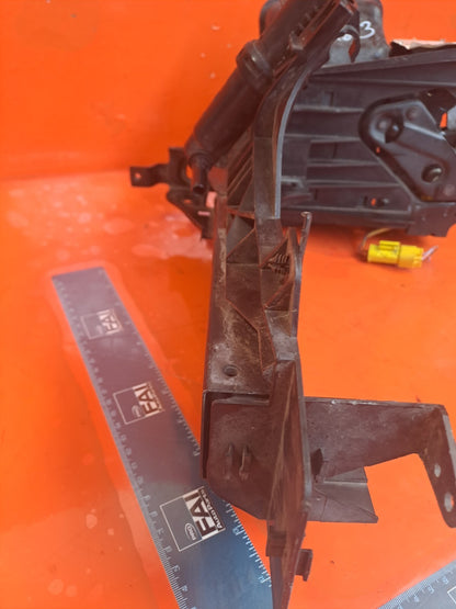 ✅2014 BMW 5 SERIES F11 4.4P FRONT LEFT HEADLIGHT BRACKET & BONNET LOCK 7200793 - Image 7