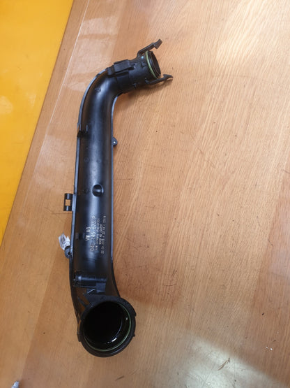 ✅AUDI A3 E-TRON 1.4 PETROL 2015 AIR INTAKE PIPE 04E145673P Warranty A204 - Image 12