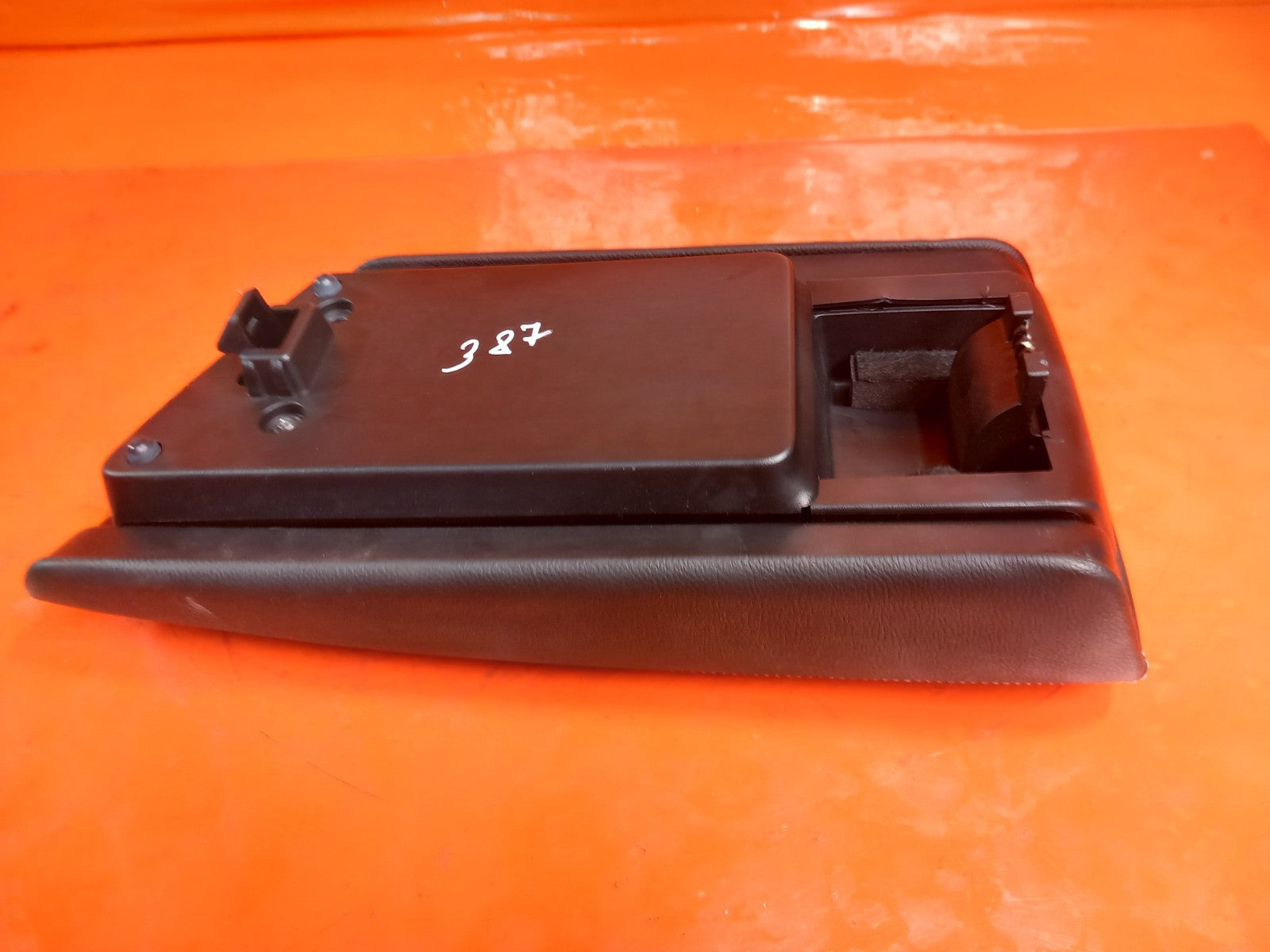 2019 Renault Megane MK4 Centre Console Armrest Warranty A387 - Image 9
