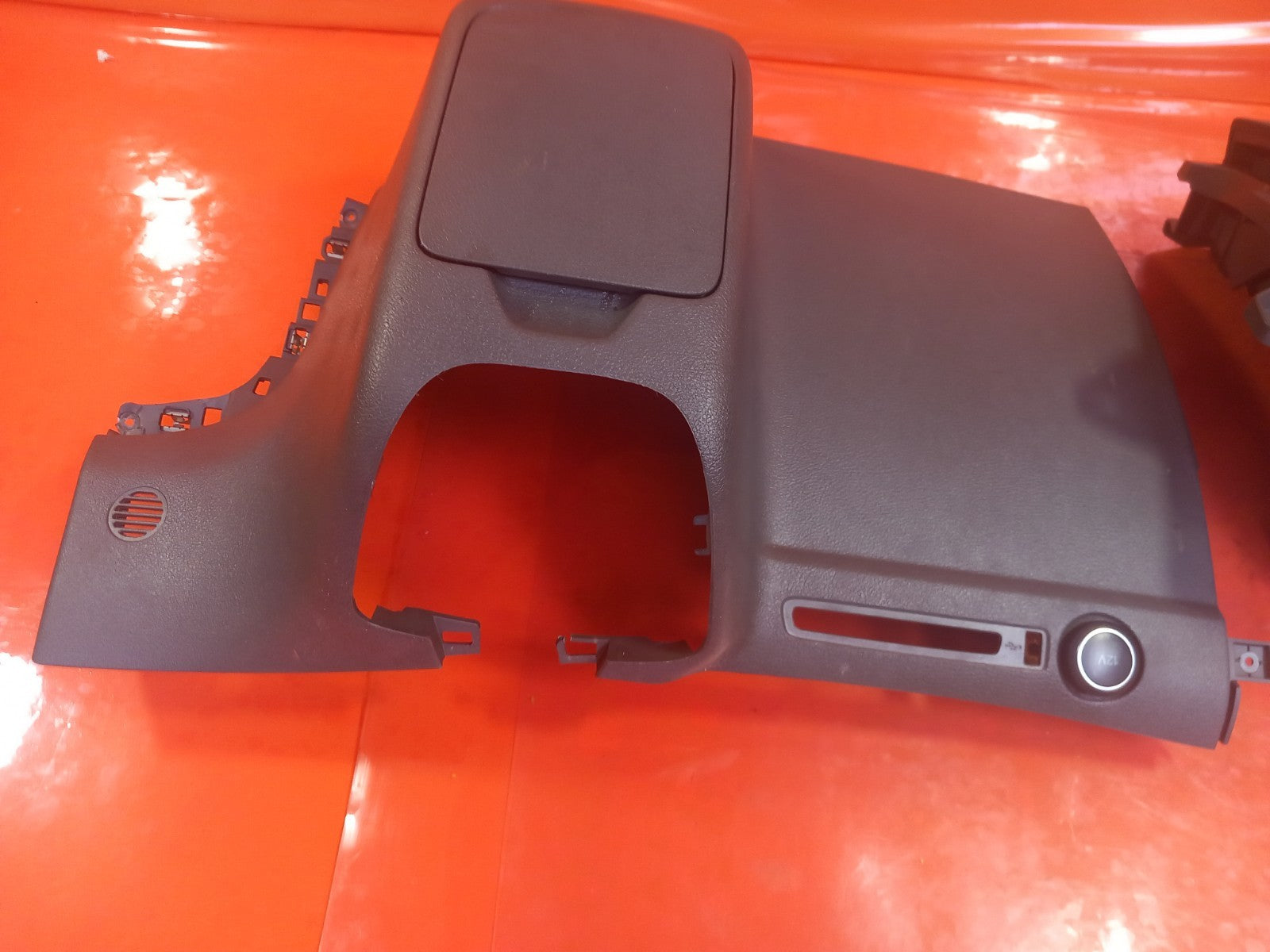 Ford Transit Custom 2.0 Diesel 2019 Dashboard Console Trims Glove Box JK21V04293 - Image 6