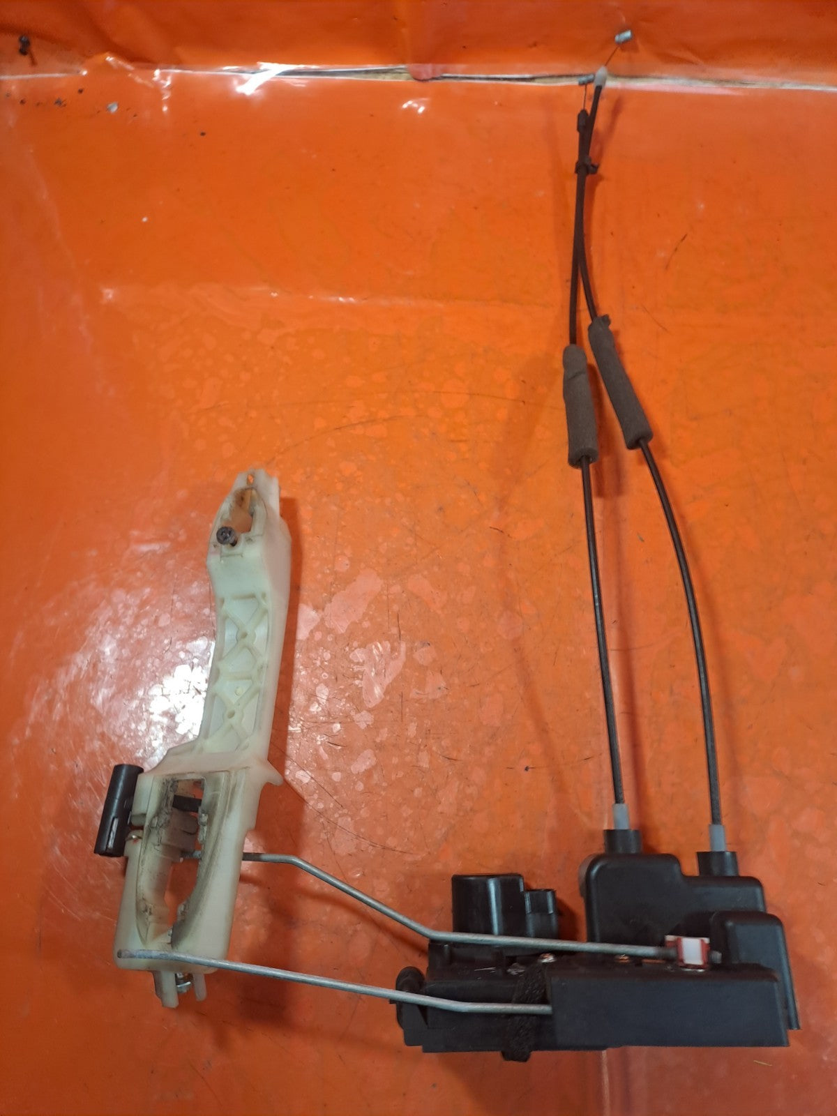 ✅SSANGYONG KORANDO 2.2 DIESEL 2015 FRONT RIGHT DOOR LOCK MECHANISM Warranty A337 - Image 2