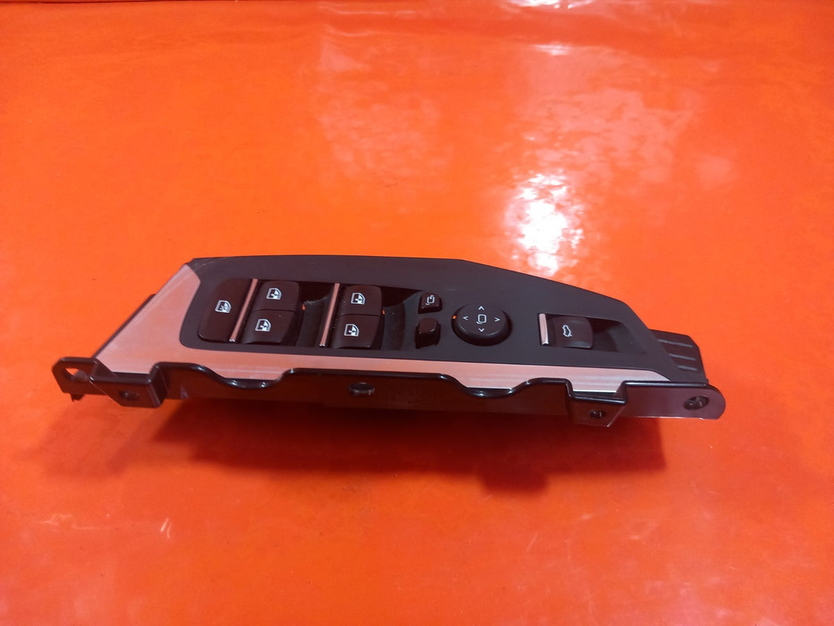 ebay-src:https://i.ebayimg.com/00/s/mtiwmfgxnjaw/z/q~aaaeswg9fqmrmw/$_57.jpg