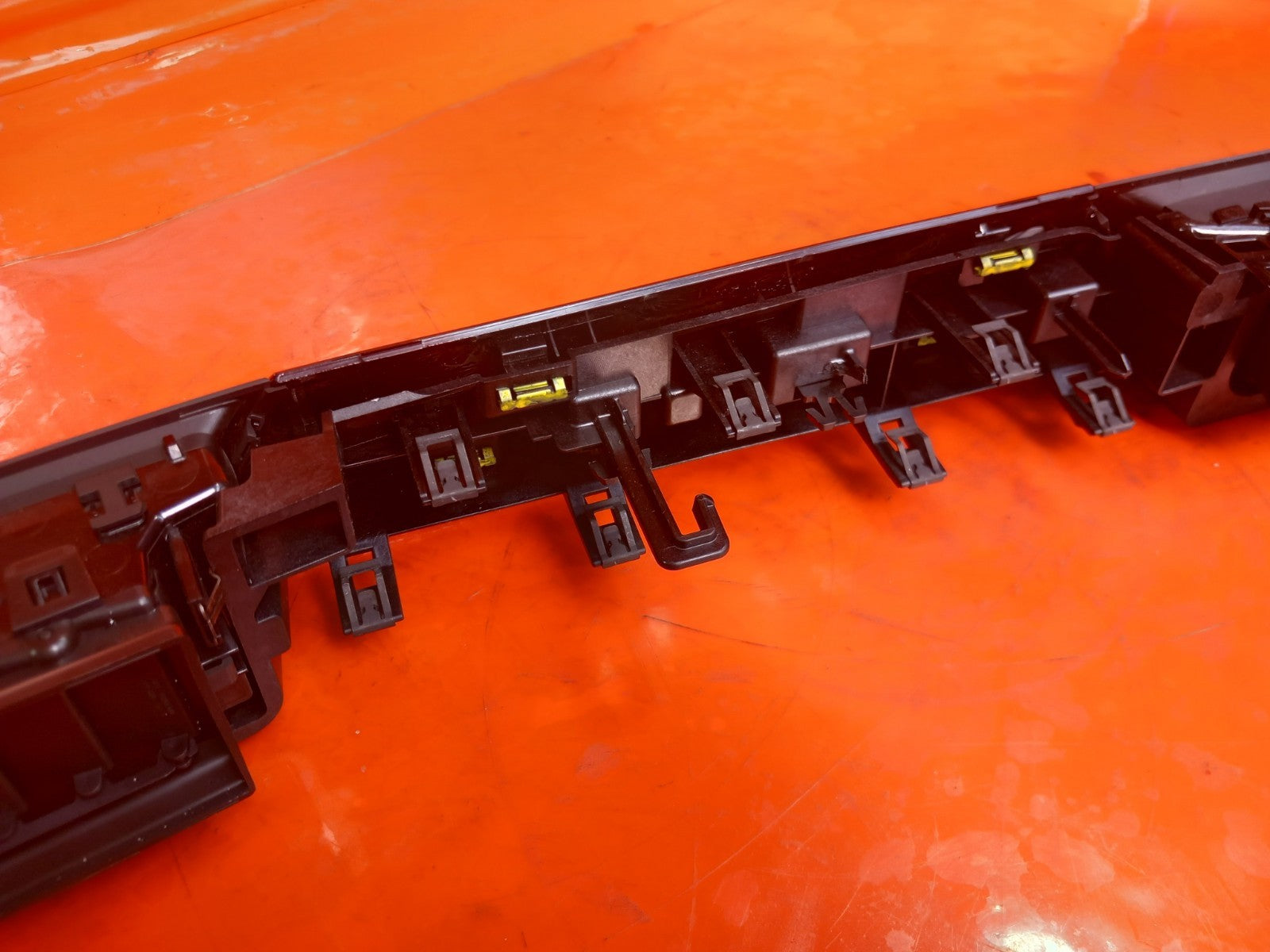 Renault Captur 1.6 Petrol 2023 Front Center Dashboard Air Vent 687618406R A392 - Image 8