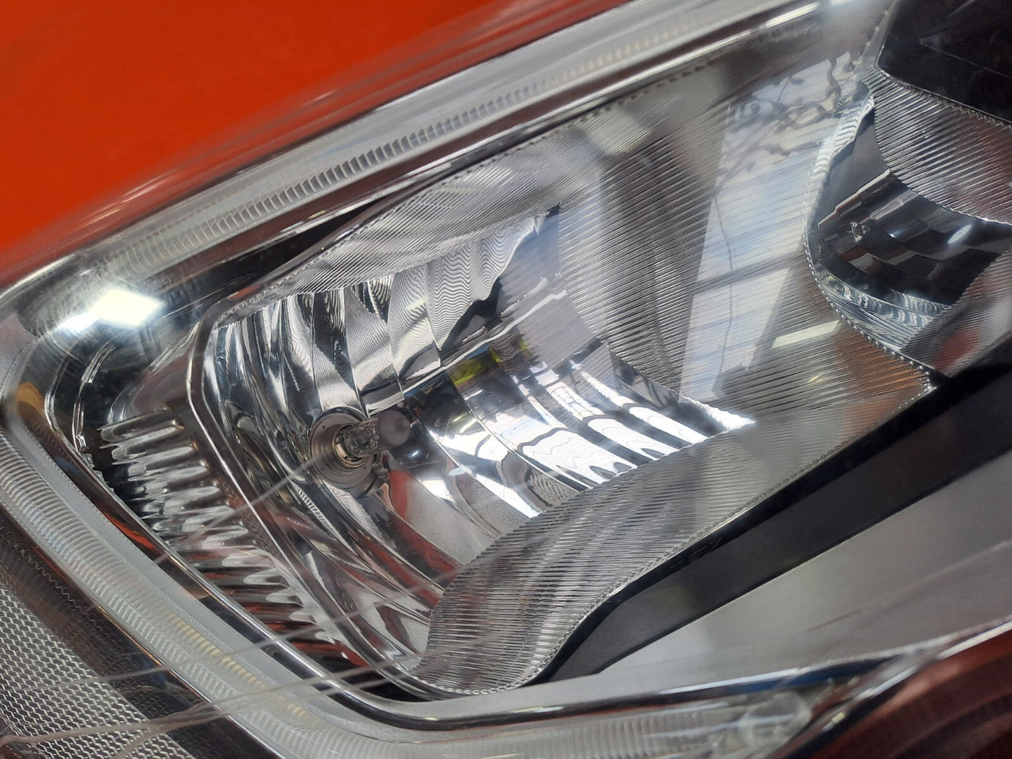 ✅2018-2025 FORD FOCUS MK4 FRONT RIGHT HEADLIGHT JX7B-13W029-BE scratches repair - Image 5