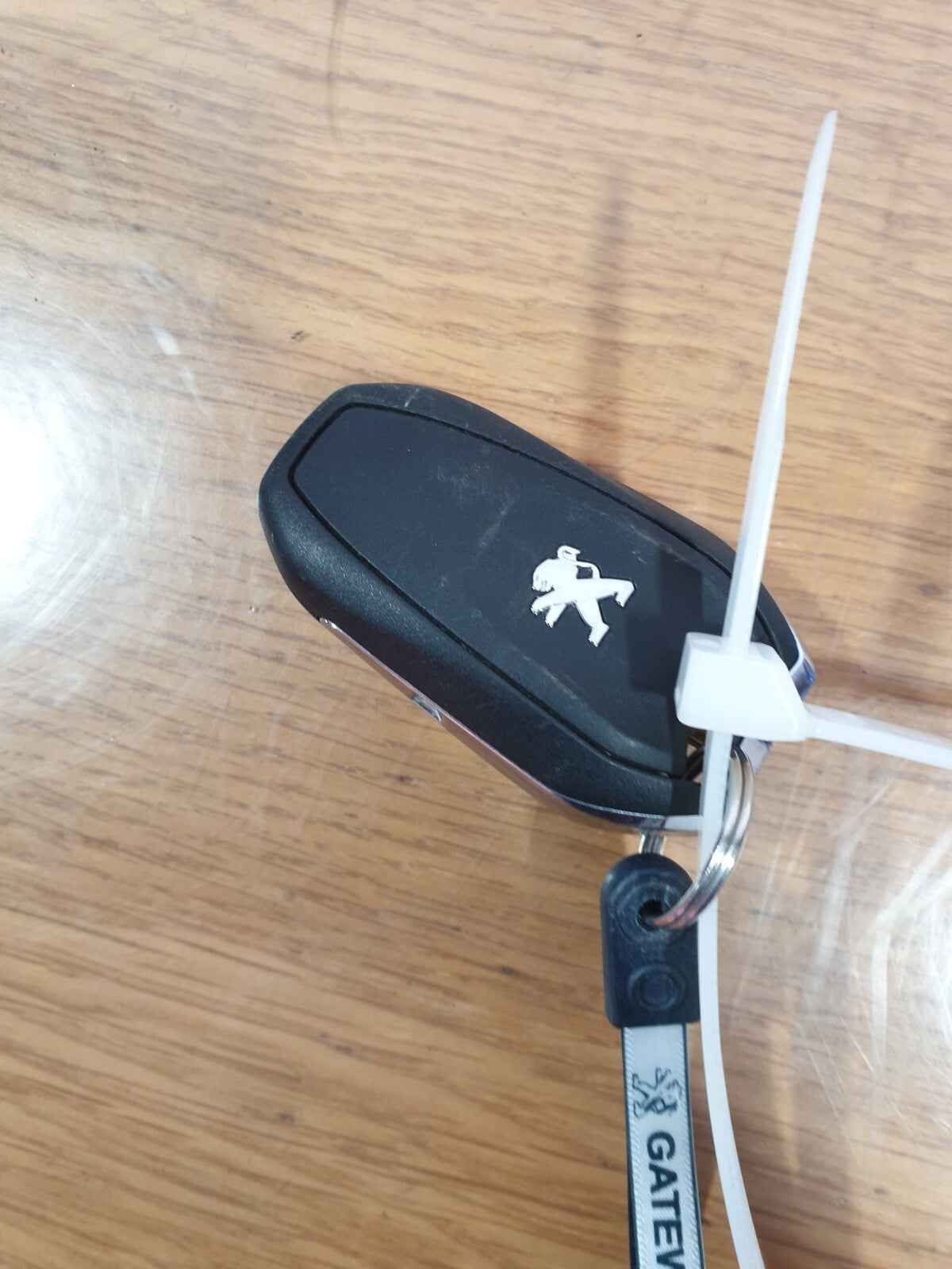 ebay-src:https://i.ebayimg.com/00/s/mtywmfgxmjaw/z/784aaoswswnm1j-m/$_57.jpg
