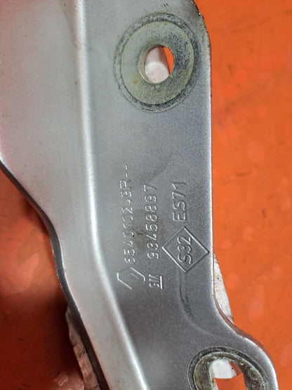 ✅Renault Trafic III Sl27 Sport 2016 1.6 Diesel BONNET HINGE &STRUT &BRACKET A256 - Image 6