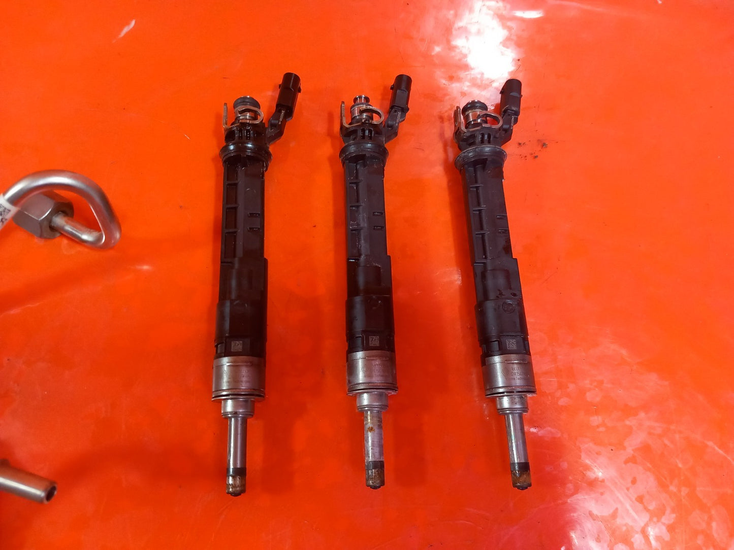 2024 Dacia Jogger Fuel Injectors and Rail 166005550R Warranty A391 - Image 11