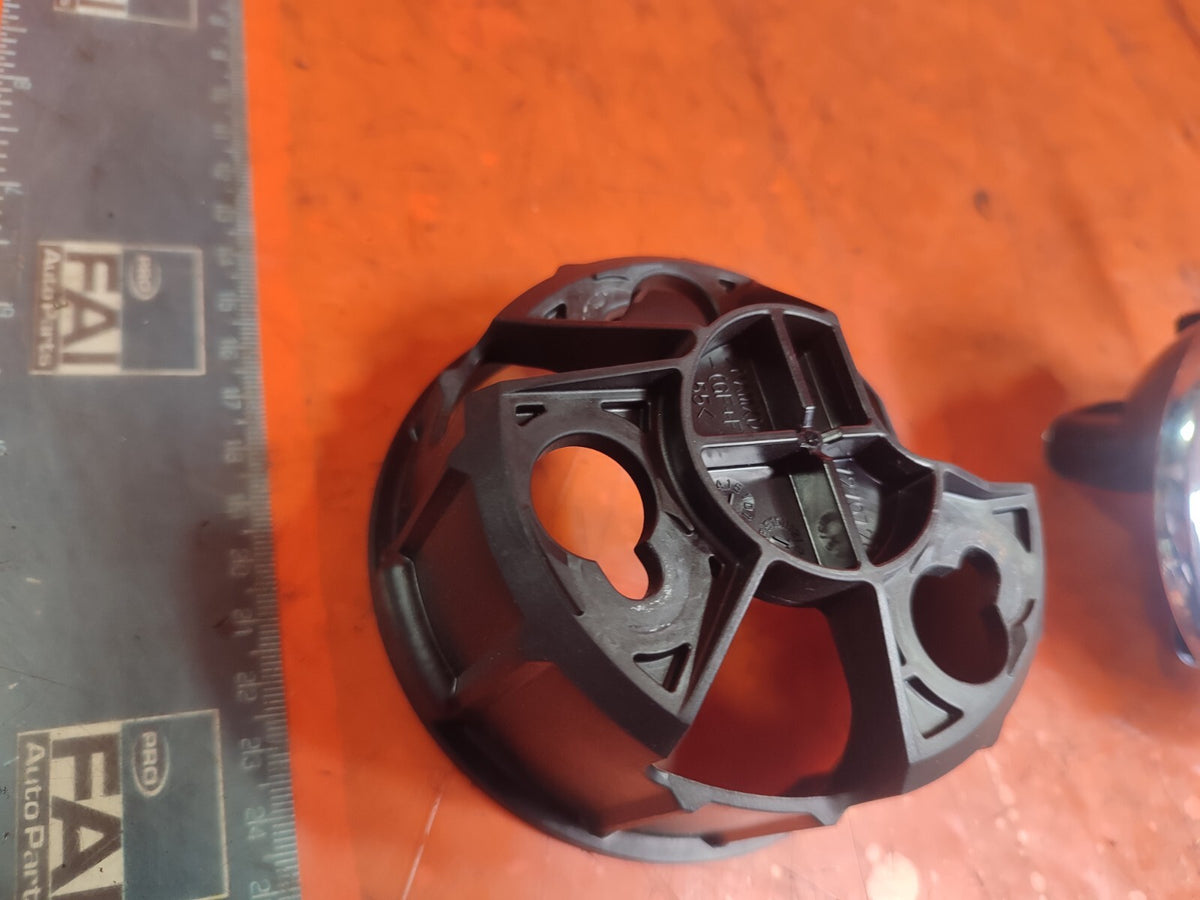 2012 BMW 1 Series F20 Tailgate Emblem Button Rear 7248535 Warranty A270 - Image 7