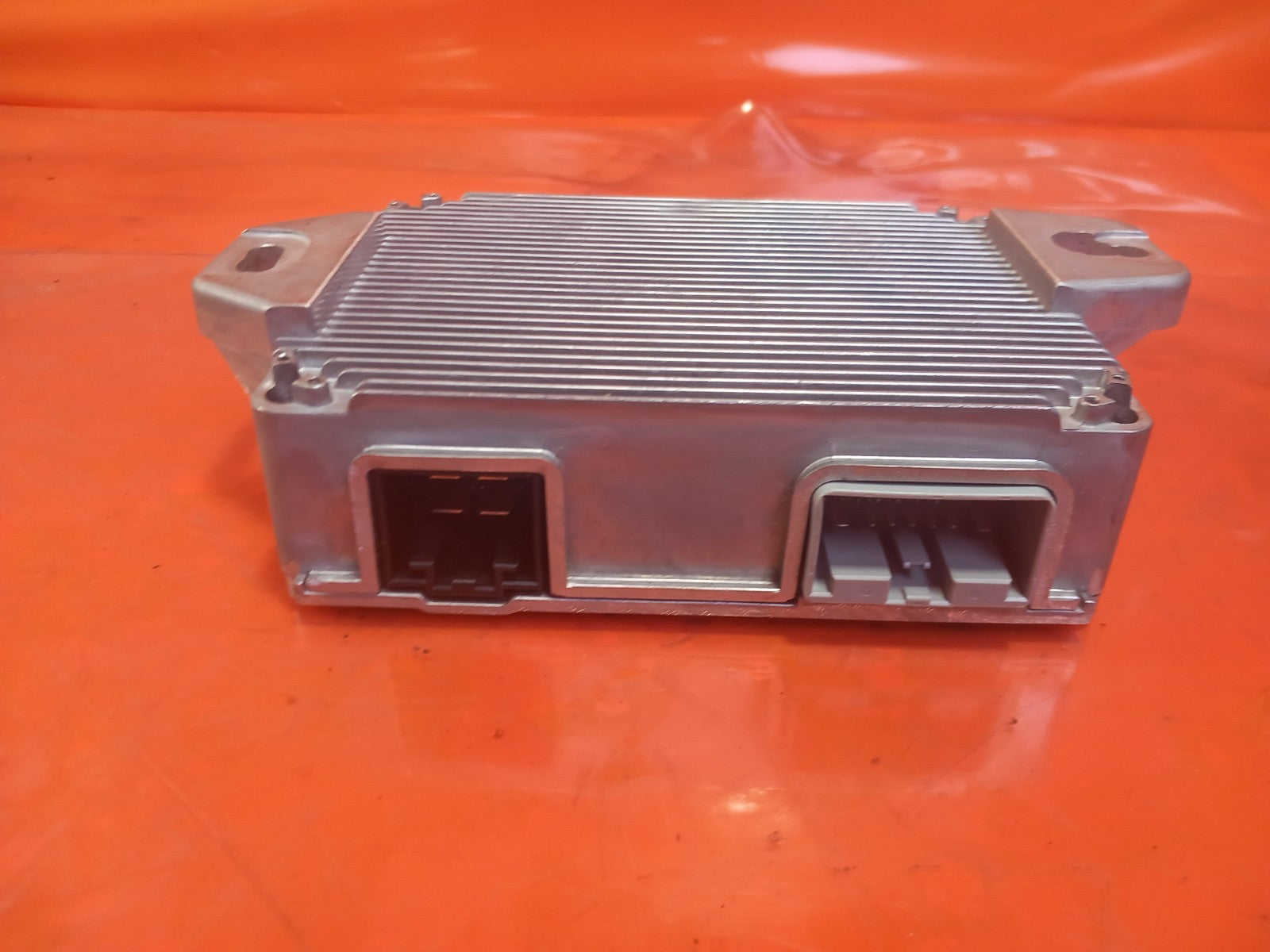 Land Rover Defender L663 3.0 Diesel 2025 Power Inverter Module JPLA14F722AB A396 - Image 4