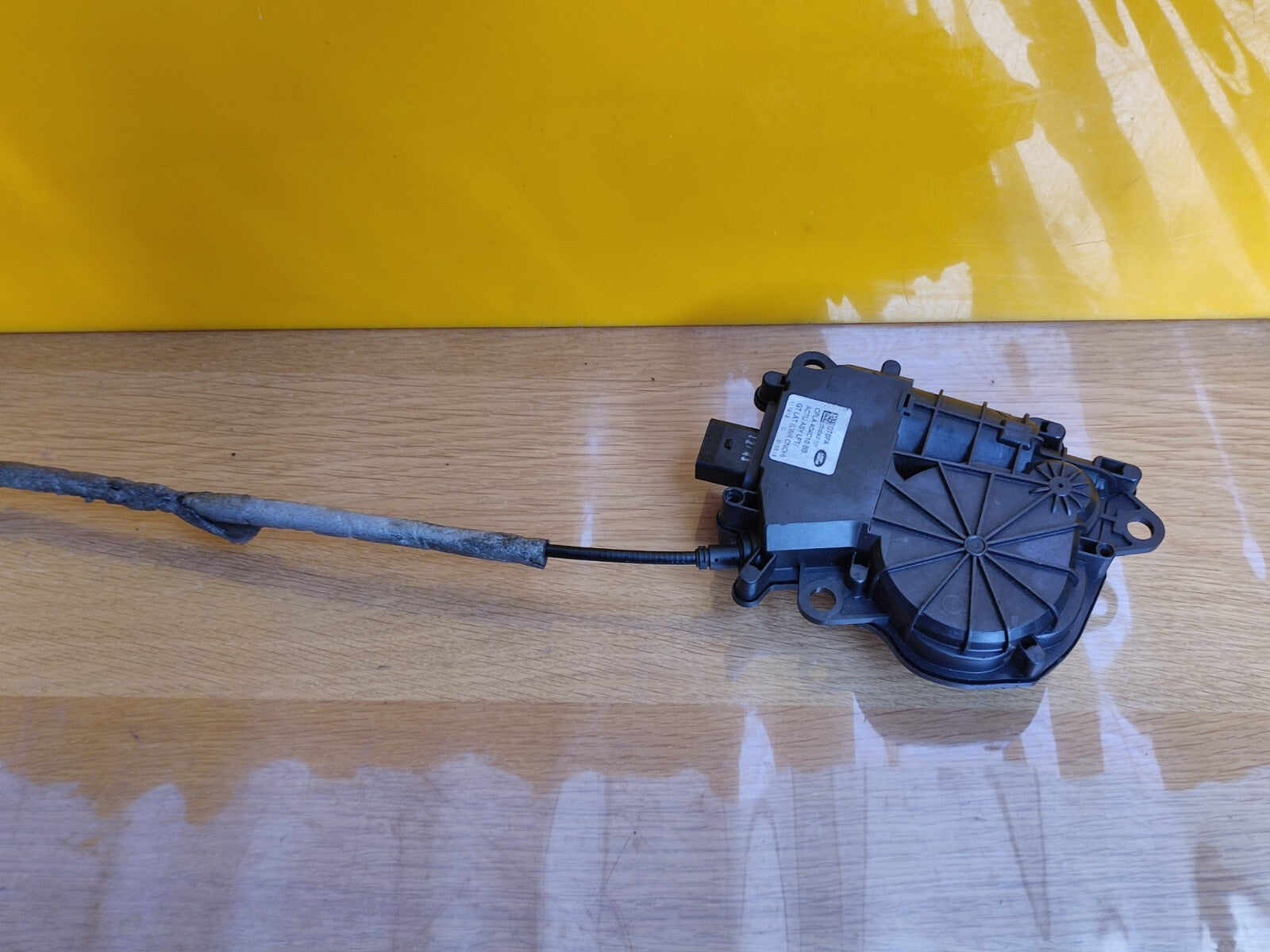 RANGE ROVER L405 TAILGATE TRUNK BOOT LIFT MOTOR CPLA404C10BB Warranty x00 - Image 1