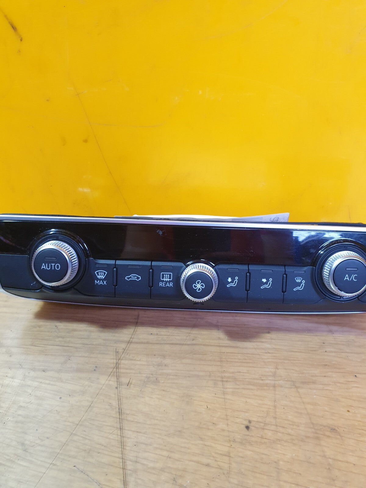 ✅AUDI A3 E-TRON 1.4 PETROL 2015 HEATER CLIMATE CONTROL PANEL 8V0820043F Warranty - Image 6