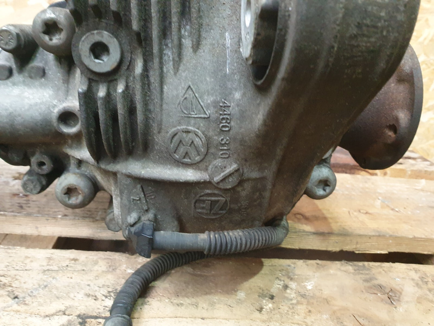 LAND ROVER DISCOVERY 4 2015 3.0 DIESEL FRONT AUTOMATIC DIFFERENTIAL 4460310 A220 - Image 2
