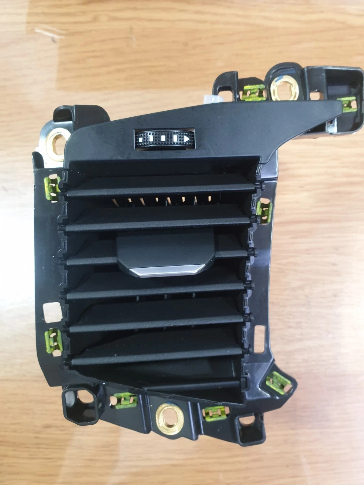 ✅Audi A1 Sport 1.0 Petrol 2020 Centre & Right Dashboard Air Vents 82C820901B - Image 7